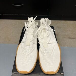 White gum bottom sia collective vultures